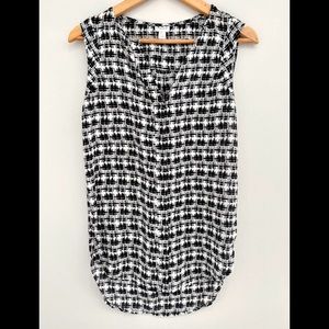Dynamite black white sleeveless blouse XS